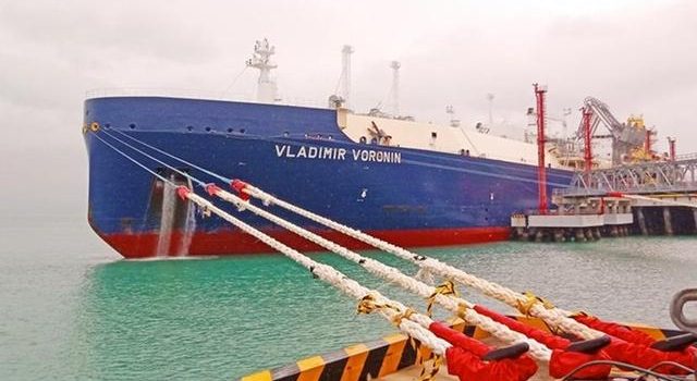 深圳口岸首次迎来从北极圈驶来的LNG运输船